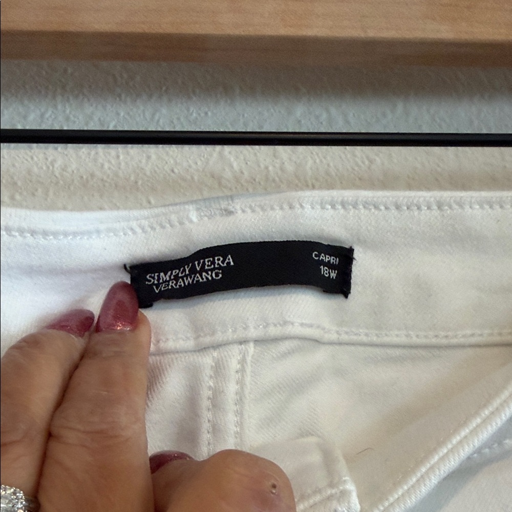 Simply Vera Vera Wang White Wide-Leg Capris - Picture 3 of 7